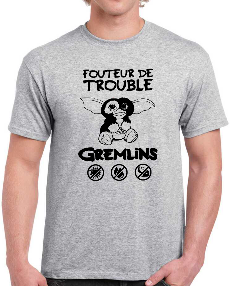 T-shirt  avec GIZMO dans GREMLINS, FOUTEUR DE TROUBLE