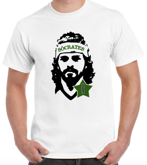 T-shirt avec SÓCRATES, ÉQUIPE de FOOTBALL DU BRÉSIL