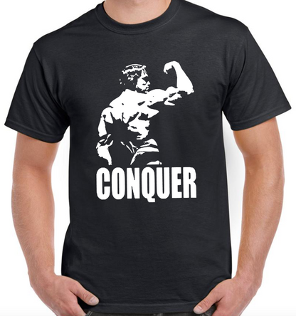 T-shirt avec ARNOLD SCHWARZENEGGER, CONQUER